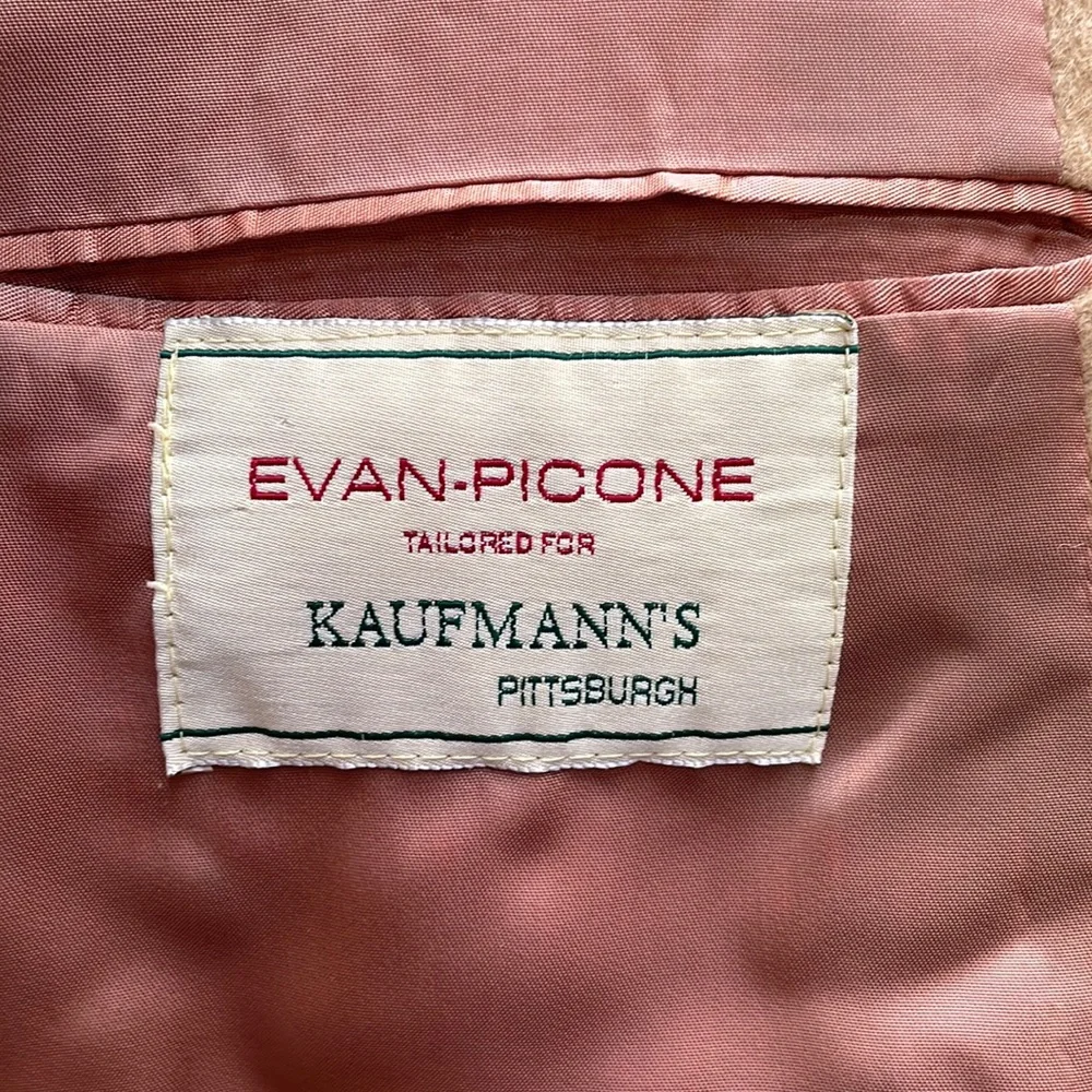 Vintage Evan Picone beige sport coat Measurements